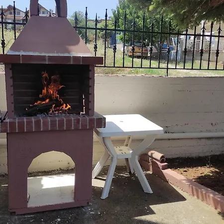 Mary Feriehus Makrygialos