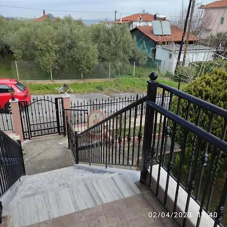 Mary Feriehus Makrygialos